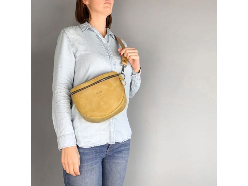 Кожаная сумка поясная-кроссбоди Vacation желтая винтажная, фото 6