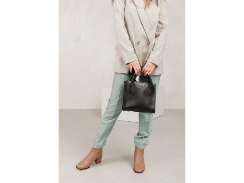 Кожаная женская сумка-кроссбоди черная, фото 9