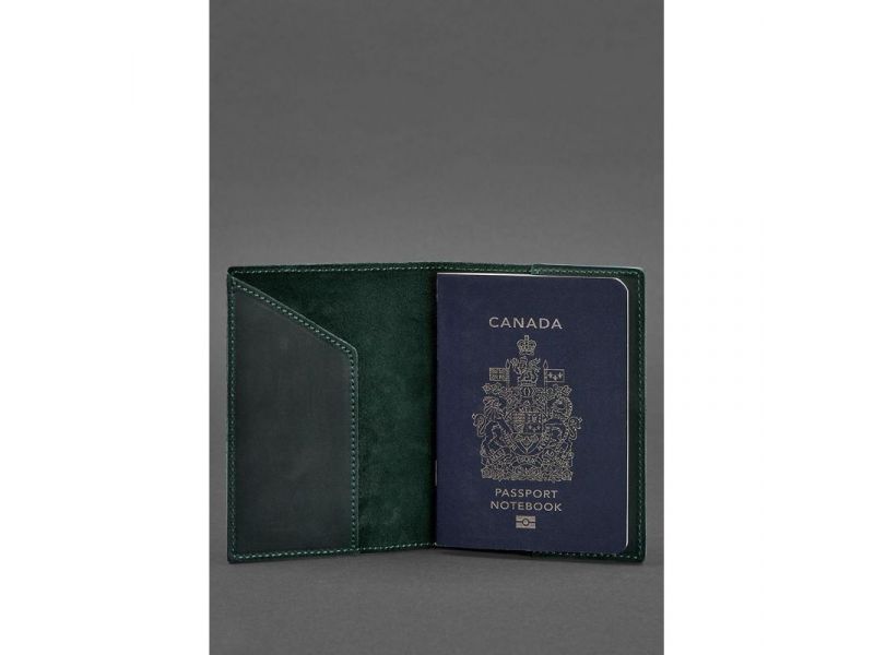 Кожаная обложка для паспорта с канадским гербом зеленая Crazy Horse, фото 2