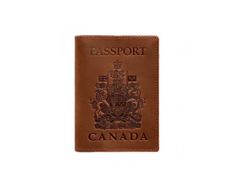 Кожаная обложка для паспорта с канадским гербом светло-коричневая Crazy Horse, фото 5