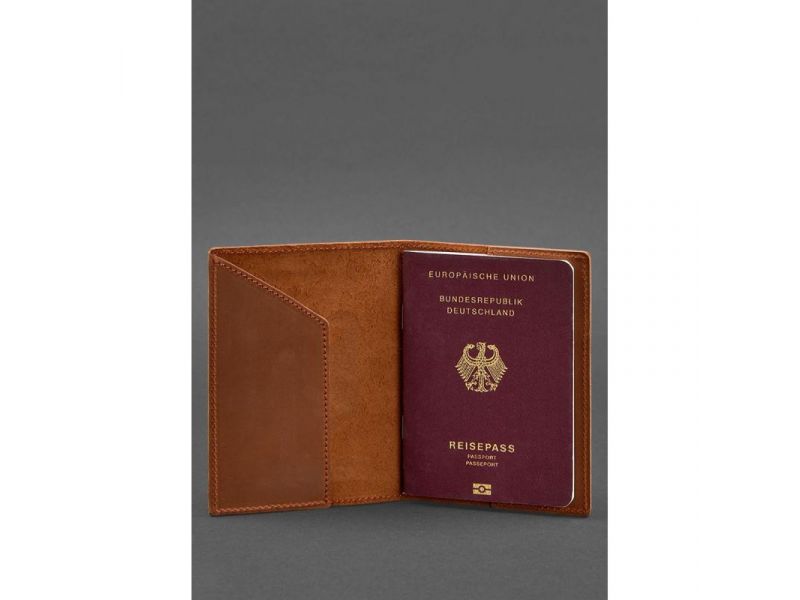 Кожаная обложка для паспорта с гербом Германии светло-коричневая Crazy Horse, фото 2