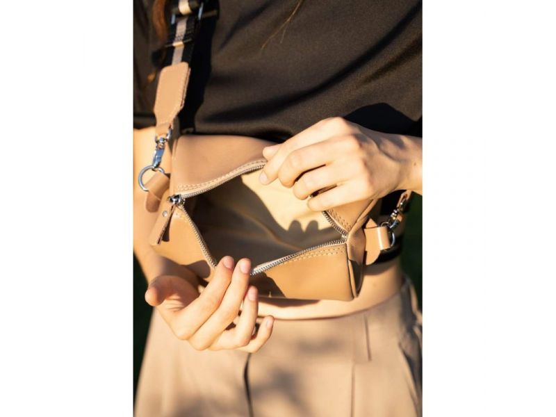 Кожаная сумка поясная-кроссбоди Cylinder карамель краст, фото 4