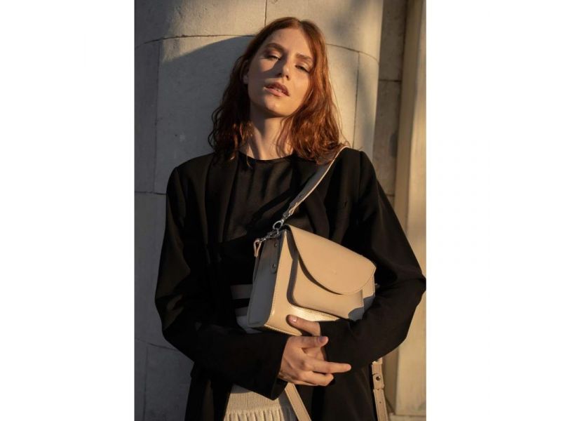 Женская кожаная сумка Liv бежевый краст, фото 3