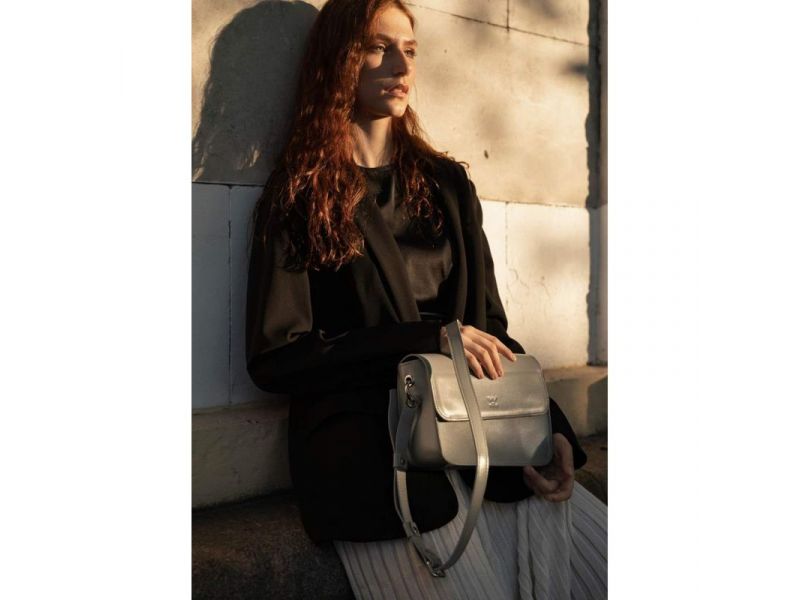 Женская кожаная мини сумка Moment серая, фото 2