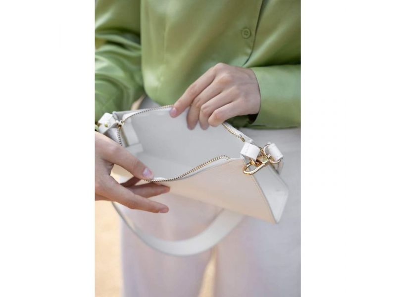 Женская кожаная сумка Sally белая, фото 4