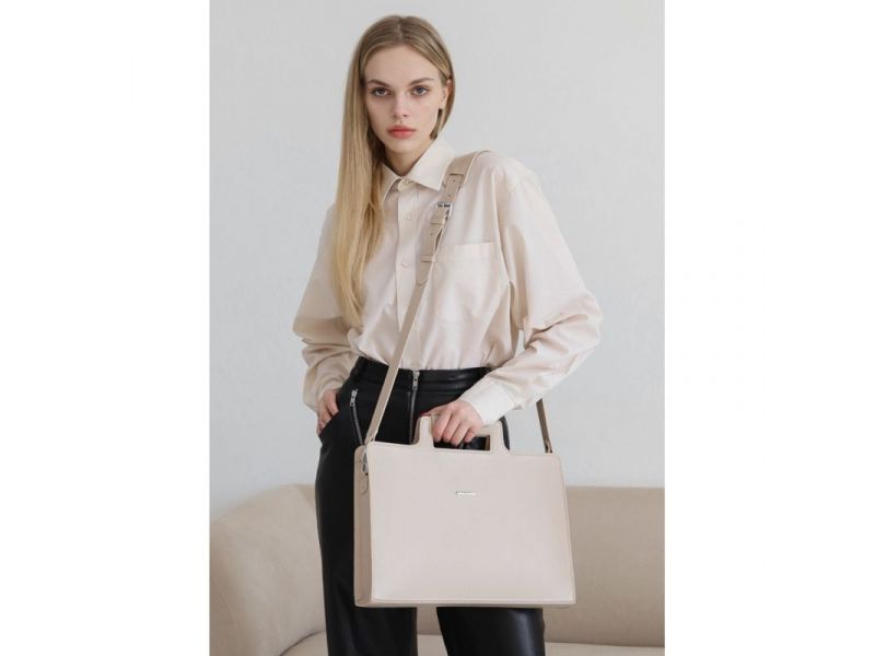 Женская кожаная сумка для ноутбука и документов светло-бежевая, фото 1