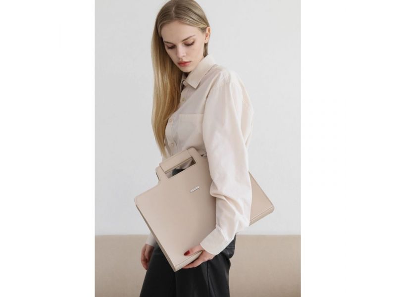 Женская кожаная сумка для ноутбука и документов светло-бежевая, фото 6