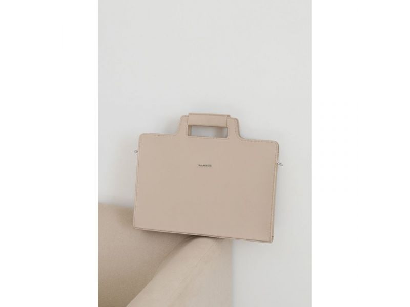 Женская кожаная сумка для ноутбука и документов светло-бежевая, фото 9