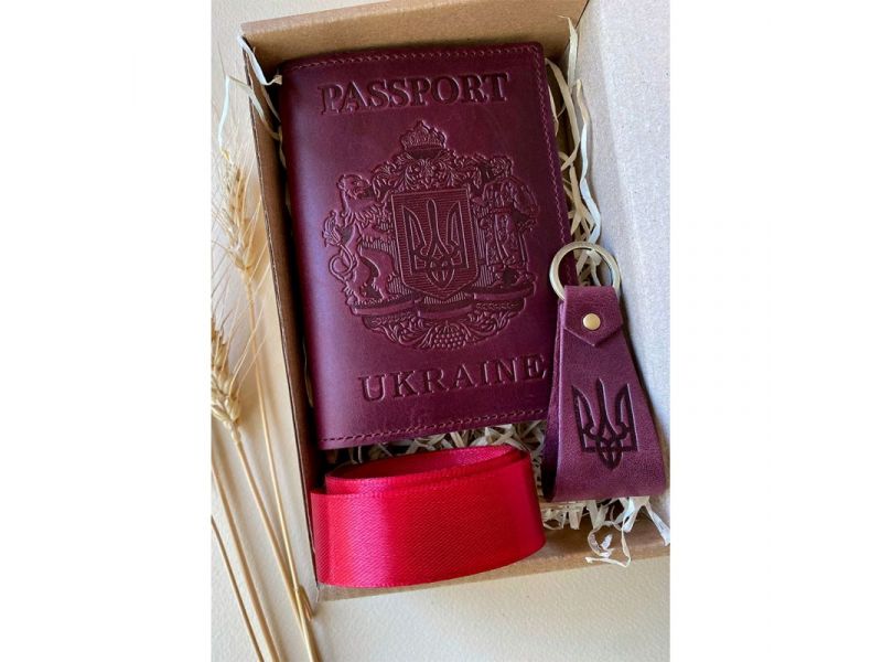 Подарочный набор кожаных аксессуаров с украинской символикой бордовый, фото 1