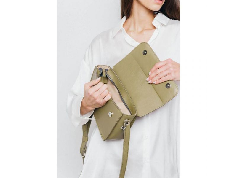 Женская кожаная мини сумка Moment оливковая, фото 3