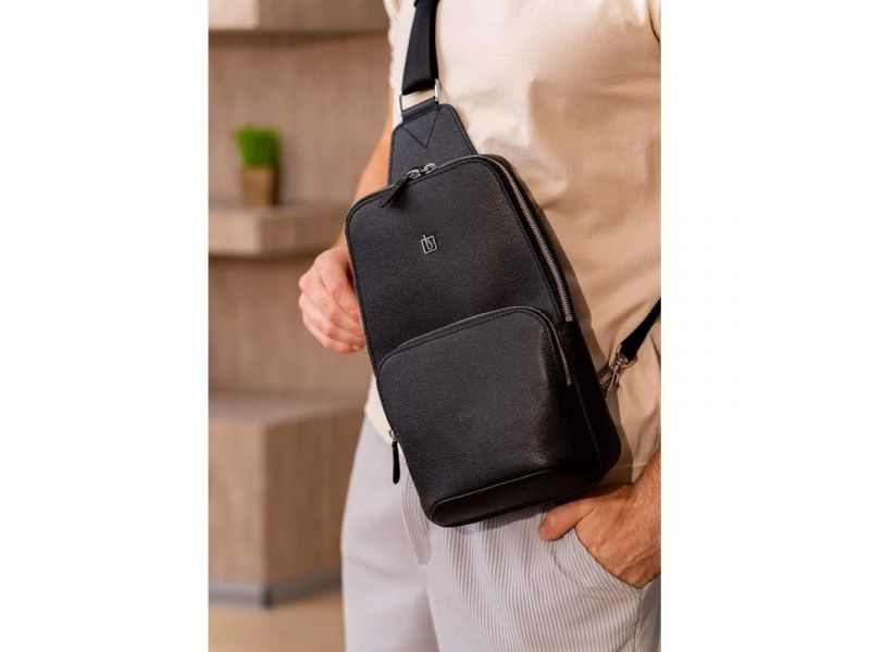 Кожаный мужской рюкзак (сумка-слинг) на одно плечо черный Saffiano, фото 1