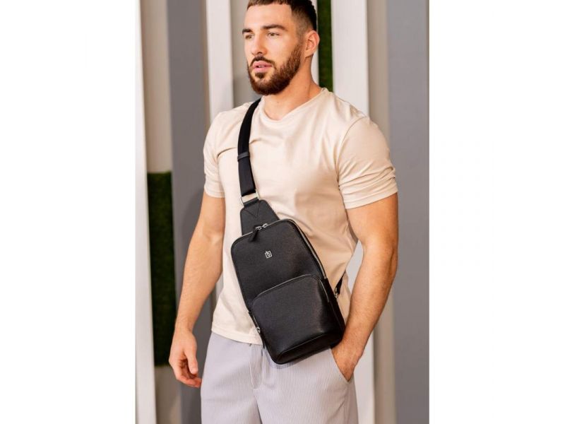 Кожаный мужской рюкзак (сумка-слинг) на одно плечо черный Saffiano, фото 8