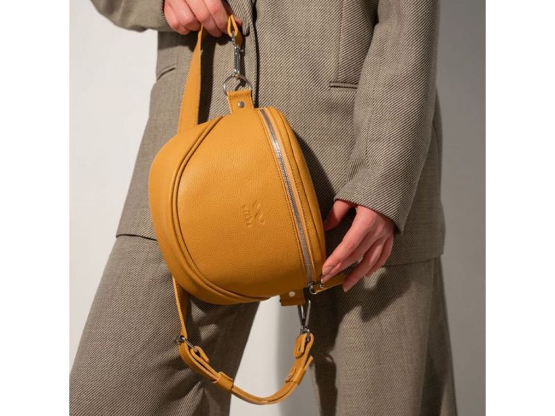 Кожаная сумка поясная-кроссбоди Vacation темно-желтый флотар, фото 3