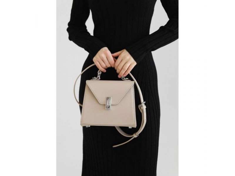 Женская кожаная сумка Futsy Светло-бежевая, фото 9