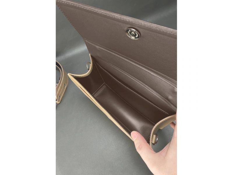 Женская кожаная сумка Grace темно-бежевый/бежевый, фото 9