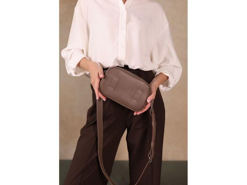 Женская кожаная сумка поясная/кроссбоди Holly темно-бежевая, фото 5