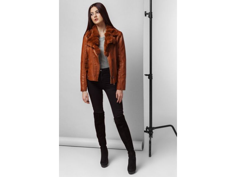 Женскаий пуховик осенне-весенний молодежный коричневого цвета модель 25605, фото 3