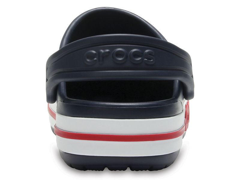 Логотип Crocs крупным планом — детские сабо Navy
